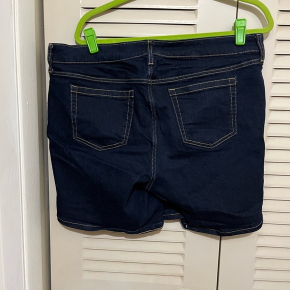 Torrid 5in inseam denim shorts size 14 - Picture 2 of 2